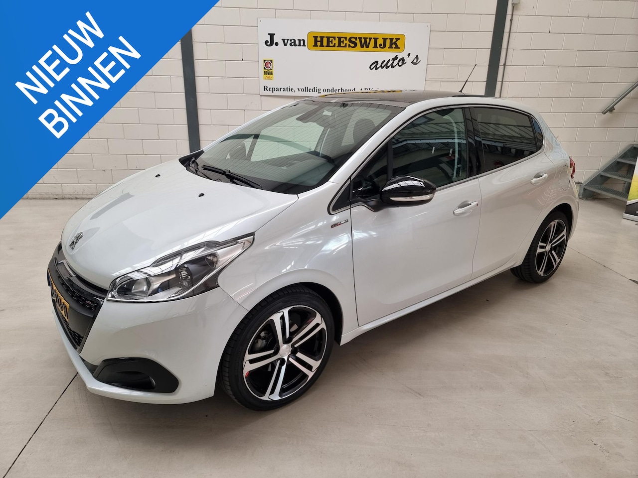 Peugeot 208 - 1.2 PureTech GT-Line Ecc | Navi | Pano dak | Lmv | Cv op afstand. - AutoWereld.nl