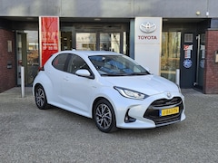 Toyota Yaris - 1.5 HYBRID FIRST EDITION APPLE/ANDROID LED-PAKKET 16"LMV NAVI CAMERA AD-CRUISE NL-AUTO