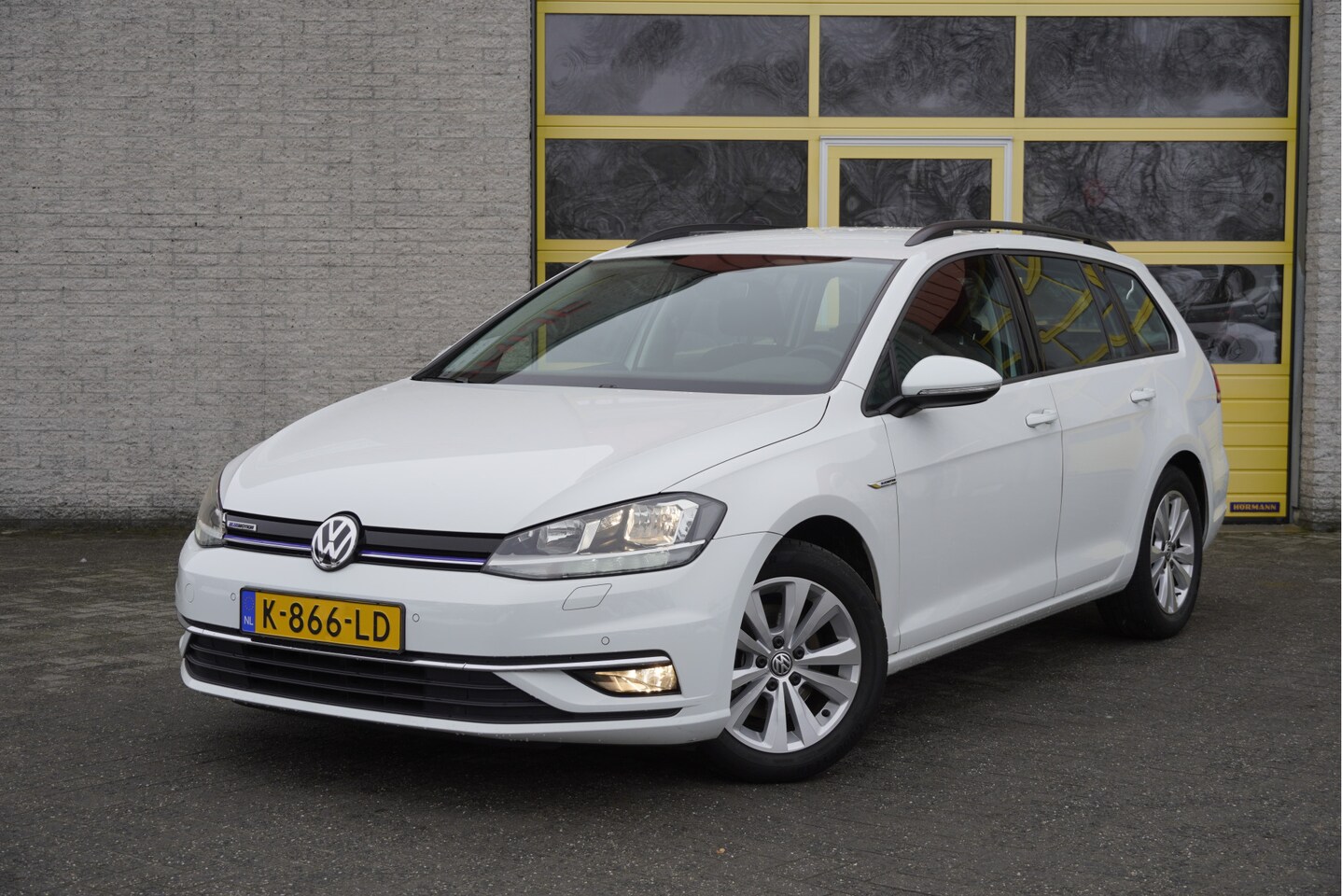 Volkswagen Golf Variant - 1.5 TSI Comfortline Business BJ2020 Lmv 16" | Led | Pdc | Navi | Trekhaak | Achteruitrijca - AutoWereld.nl