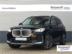 BMW iX1 - eDrive20 - Camera - Stoel + Stuurwielverwarming - Navigatie