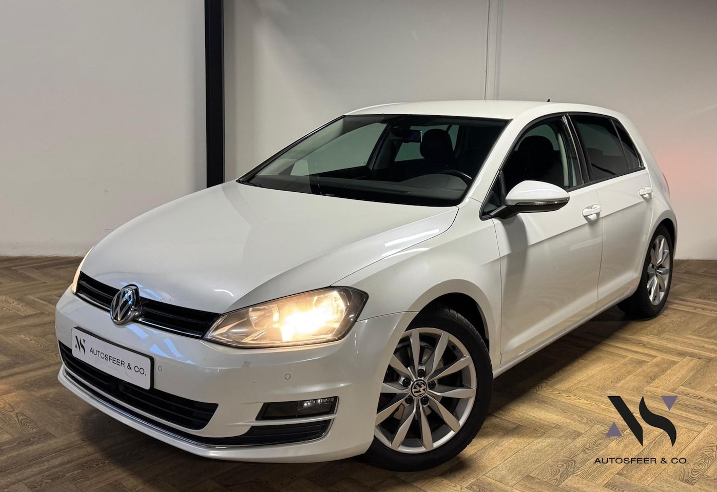 Volkswagen Golf - 1.4 TSI ACT Highline PDC NAVI - AutoWereld.nl