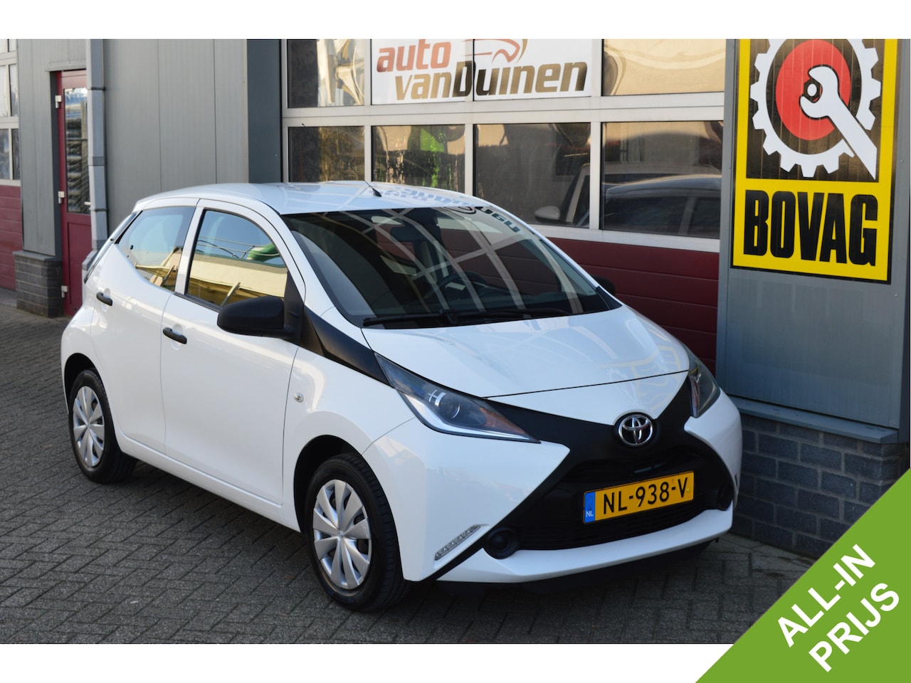 Toyota Aygo - 1.0 VVT-i x-now O.a: Airco, Bluetooth, Centr. Vergr. Rijklaar, Etc. All-in prijs! - AutoWereld.nl