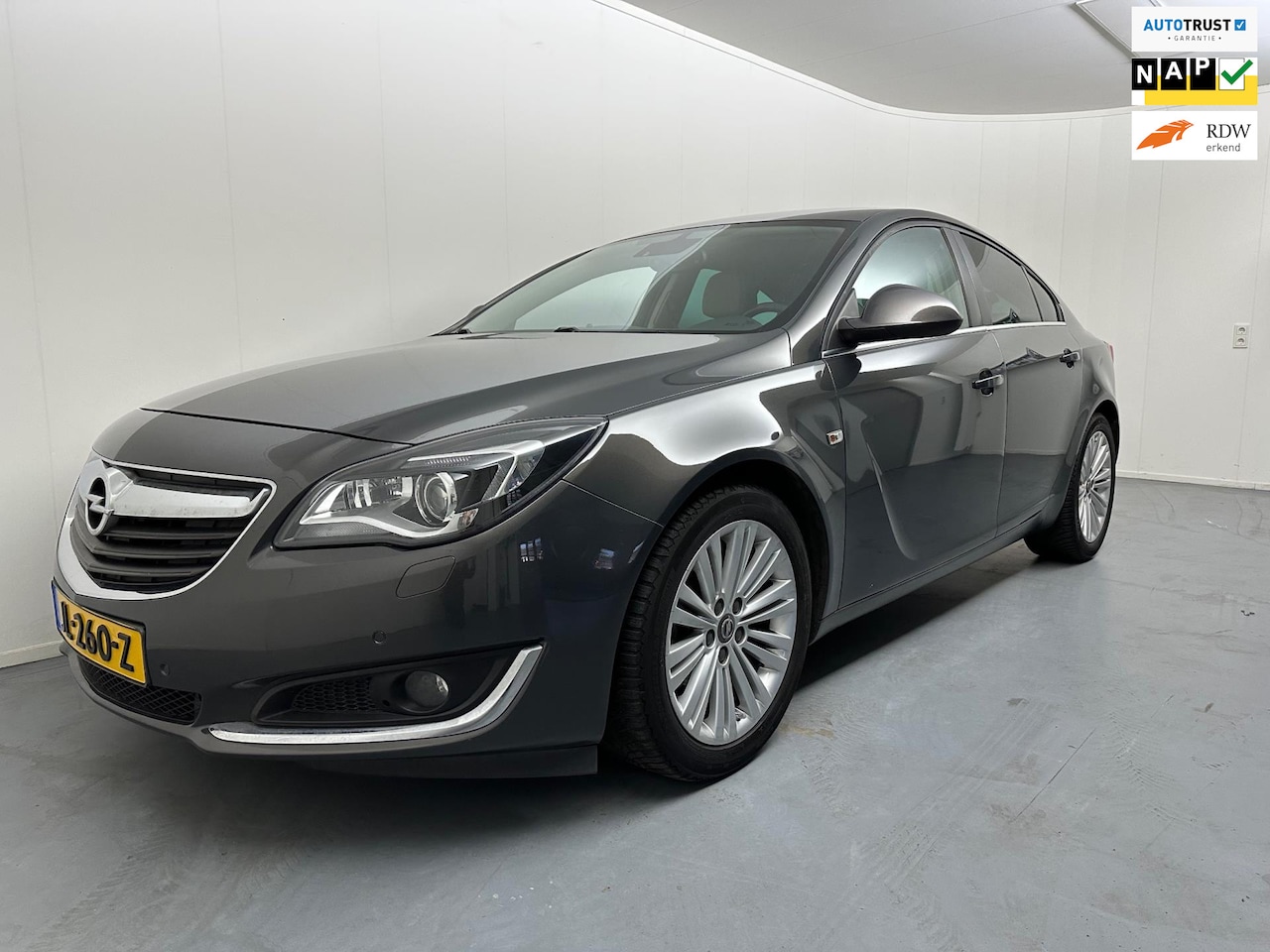 Opel Insignia - 2.0 CDTI EcoFLEX Business+ # Leder # Pdc # Led # Pdc # Clima - AutoWereld.nl