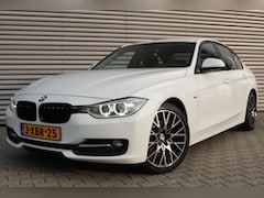 BMW 3-serie - 320d AUT Sportline 2014 | Leder | Bi-Xenon | PDC | Navi | LED