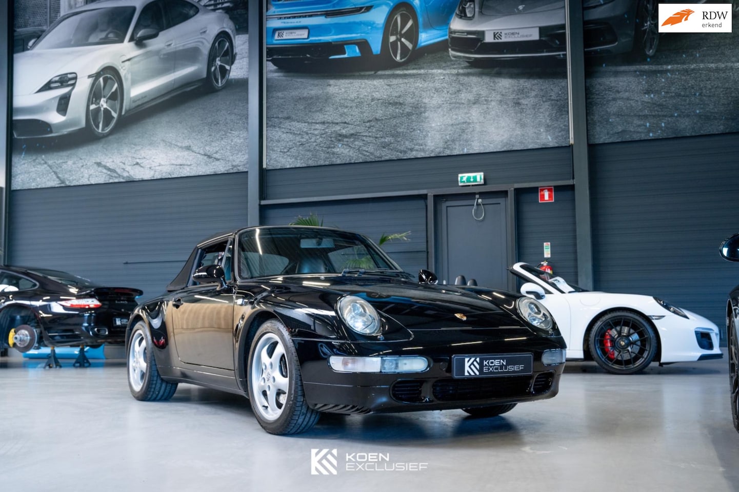 Porsche 911 Cabrio - 993 3.6 Km stand 66759 - AutoWereld.nl