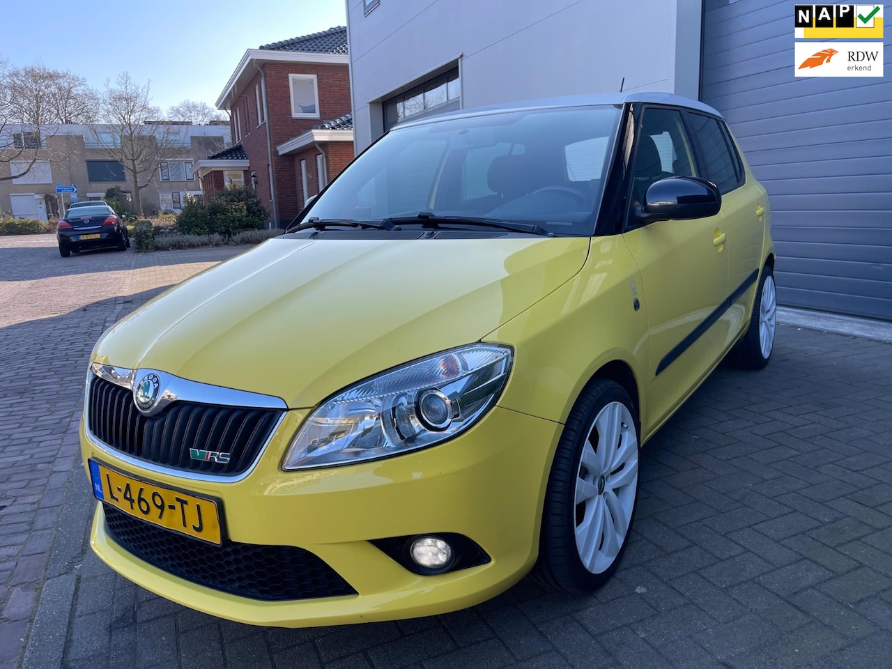 Skoda Fabia - 1.4 TSI /Automaat/Stoelverwarming/Climate-c/Cruice-c/Gied-onderhouden - AutoWereld.nl