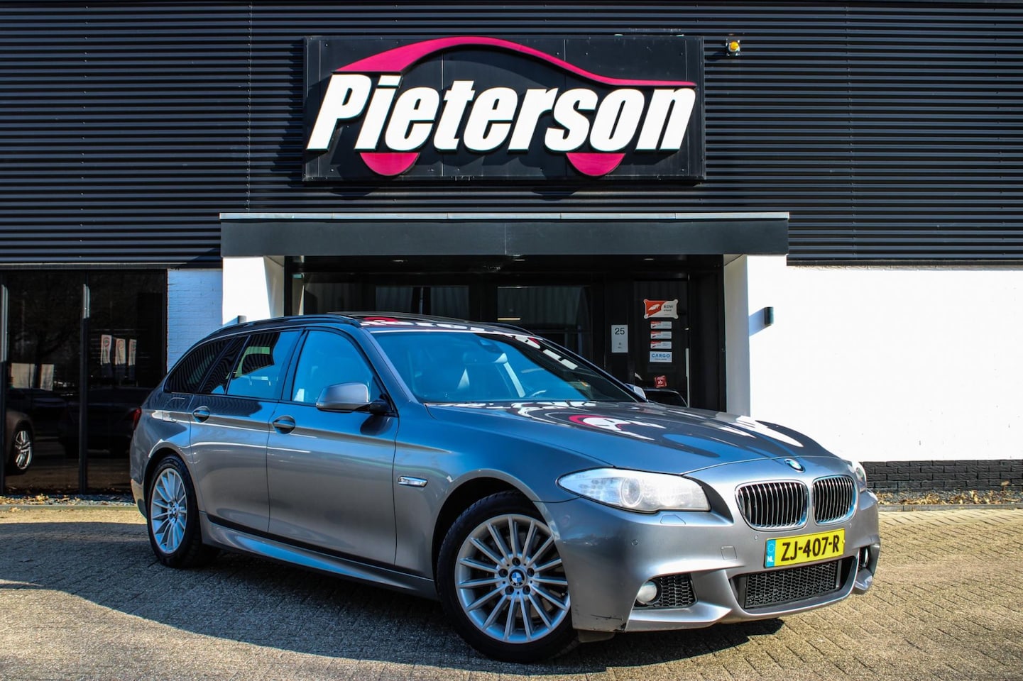 BMW 5-serie Touring - 525xd M-Pakket PANO CAMERA 6WB HUD XENON - AutoWereld.nl