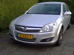 Opel Astra - 1.9 CDTi Executive Automaat 2009