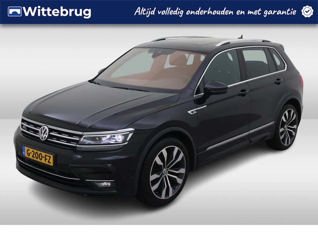 Volkswagen Tiguan - 1.5 TSI ACT Highline Business R Advance DSG Automaat Panoramadak / Navigatie / 2 x R-Line/ - AutoWereld.nl