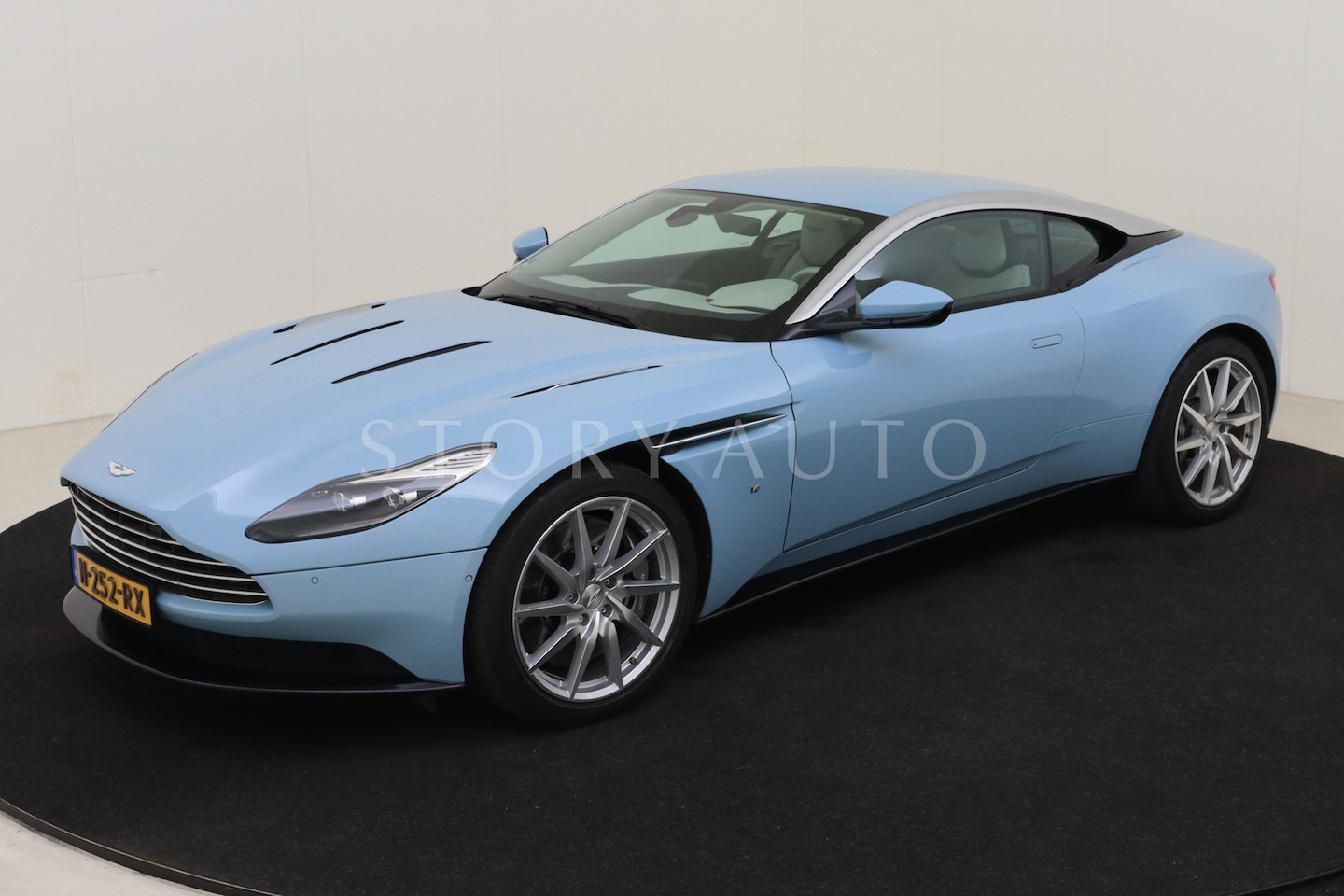 Aston Martin DB11 - 5.2 V12 Dealer-maintained and extended factory warranty. - AutoWereld.nl