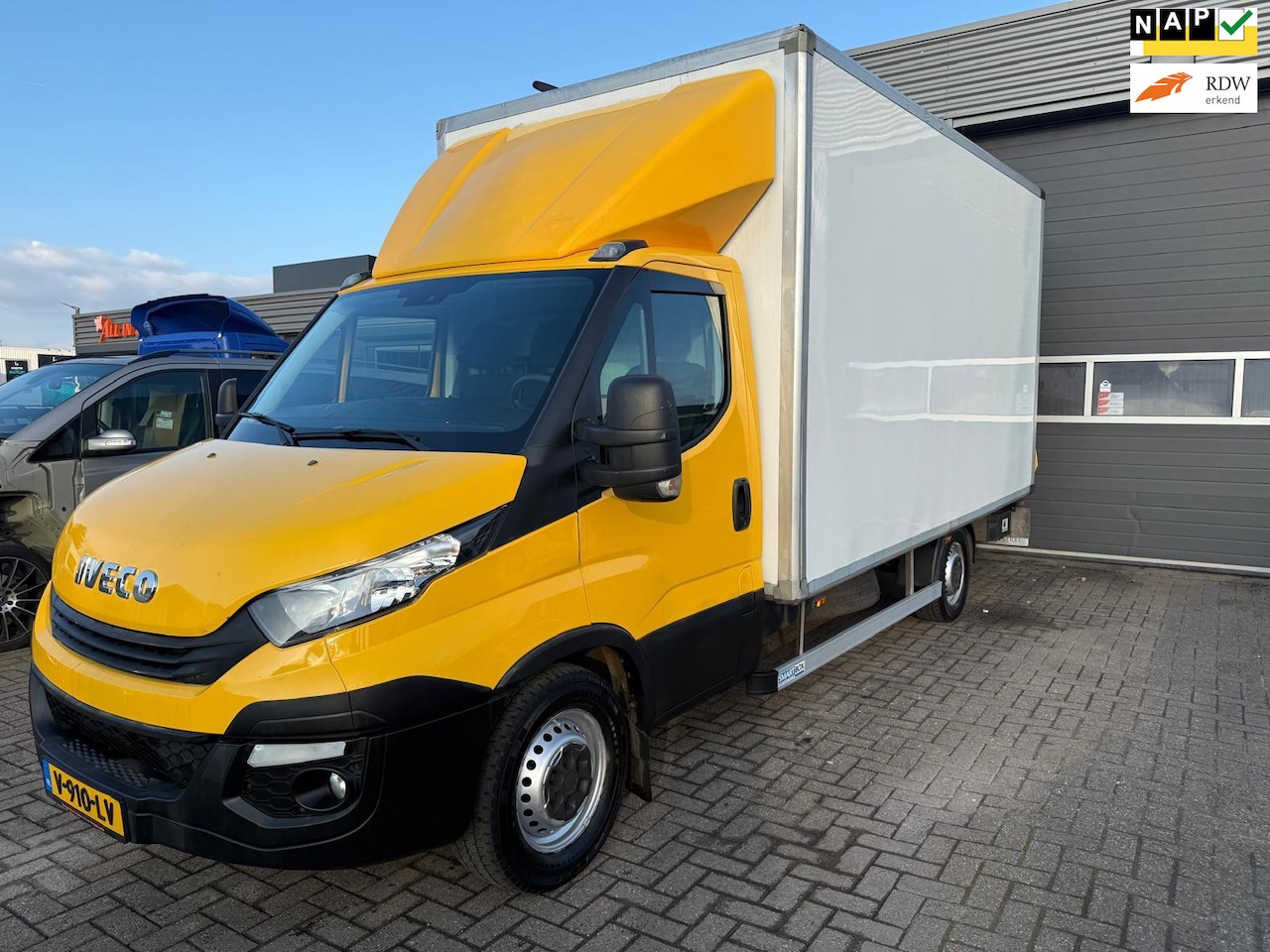 Iveco Daily - 35S16V 2.3 410 L3 Meubelbak*Automaat*Trekhaak!! - AutoWereld.nl