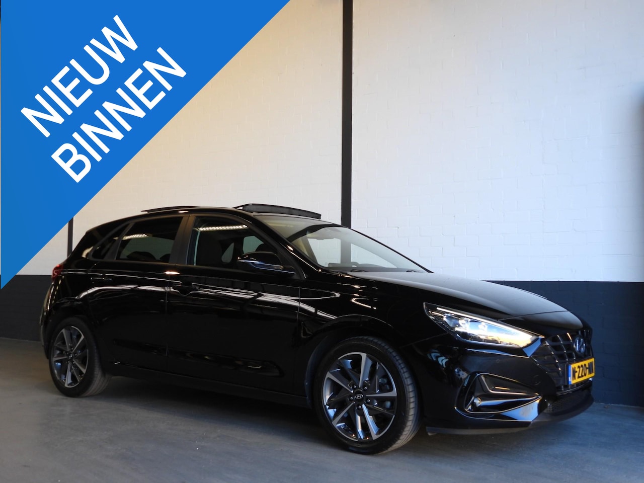 Hyundai i30 - 1.0 T-GDi MHEV Comfort Smart NAVI/SCHUIFDAK/CAMERA/LED/17"LMV! - AutoWereld.nl