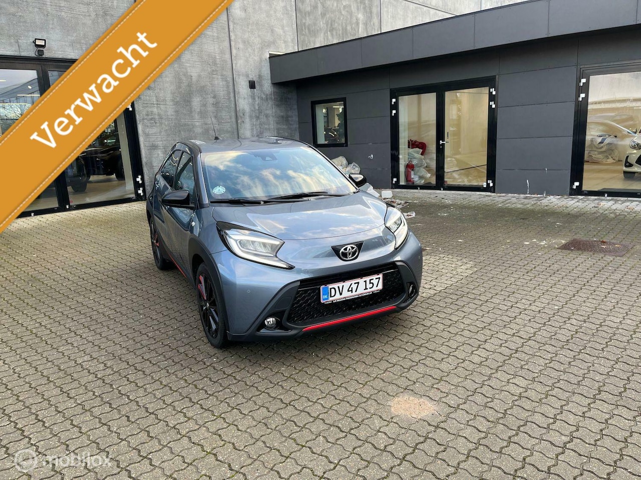 Toyota Aygo X - 1.0 VVT-i MT Limited Clima / 18" / Camera / 5.502 KM!!!! - AutoWereld.nl