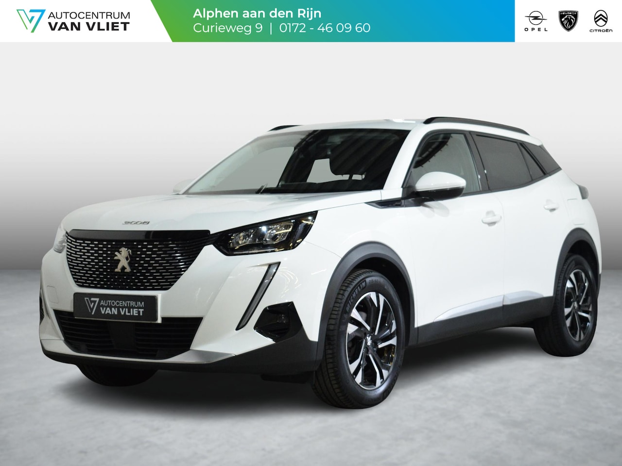 Peugeot 2008 - 1.2 PureTech Allure Pack NAVIGATIE | CARPLAY | ACHTERUITRIJCAMERA MET SENSOREN | E.C.C. | - AutoWereld.nl