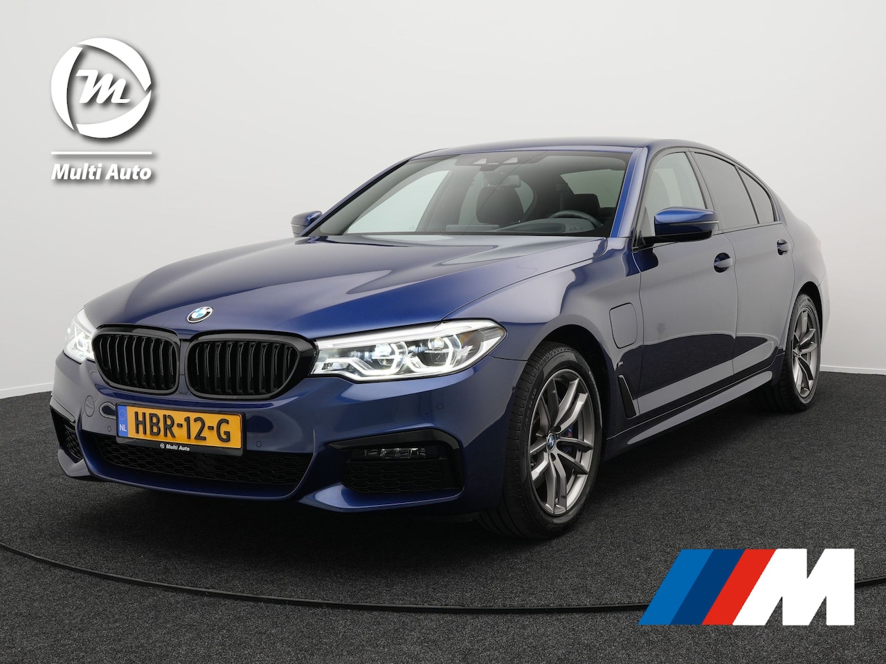 BMW 5-serie - 530e M Sport Plug In Hybrid Dealer O.H PHEV | Lederen Sportstoelen | Head Up | Harman Kard - AutoWereld.nl