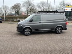 Volkswagen Transporter - 2.0 TDI L1H2 Highline Automaat, bj.2017 kleur:grijs climate control, trekhaak, APK 12/2025