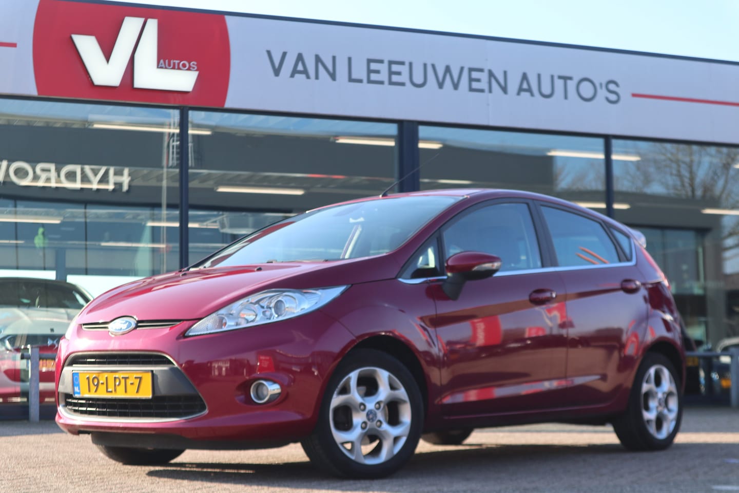 Ford Fiesta - 1.6 Titanium | Automatische Airco | Trekhaak | Cruise - AutoWereld.nl