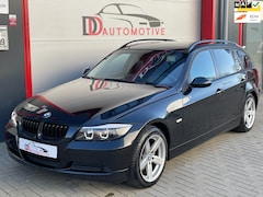 BMW 3-serie Touring - 318i High Executive NAVI/PDC/TREKHAAK/LEER/NAP/NWAPK