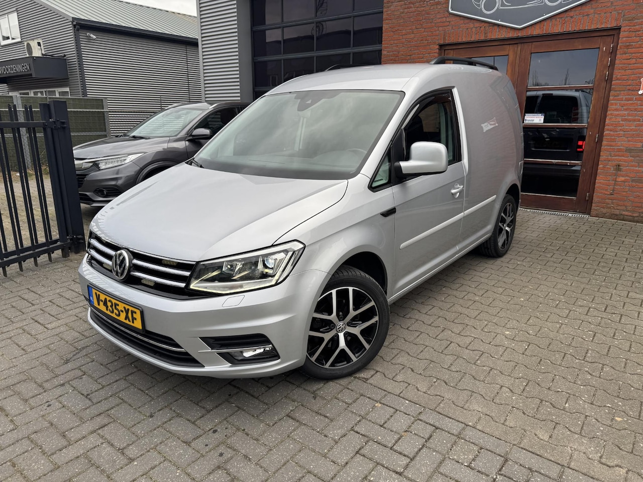 Volkswagen Caddy - 2.0 TDI L1H1 BMT Exclusive Edition 2.0 TDI L1H1 BMT Exclusive Edition - AutoWereld.nl