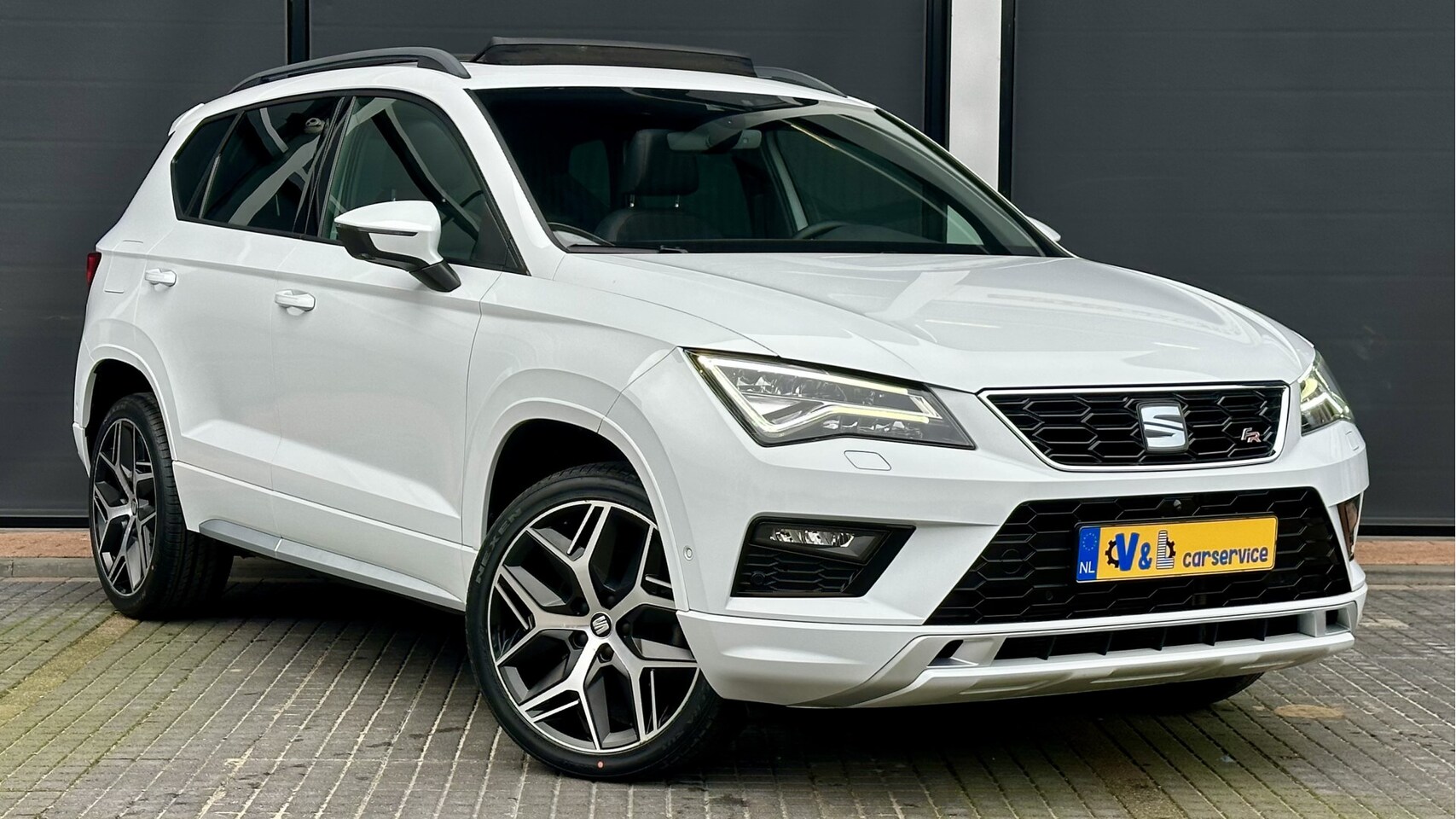 Seat Ateca - 1.5 TSI FR Business Intense / Pano / Virtual / Carplay / 360 Camera - AutoWereld.nl