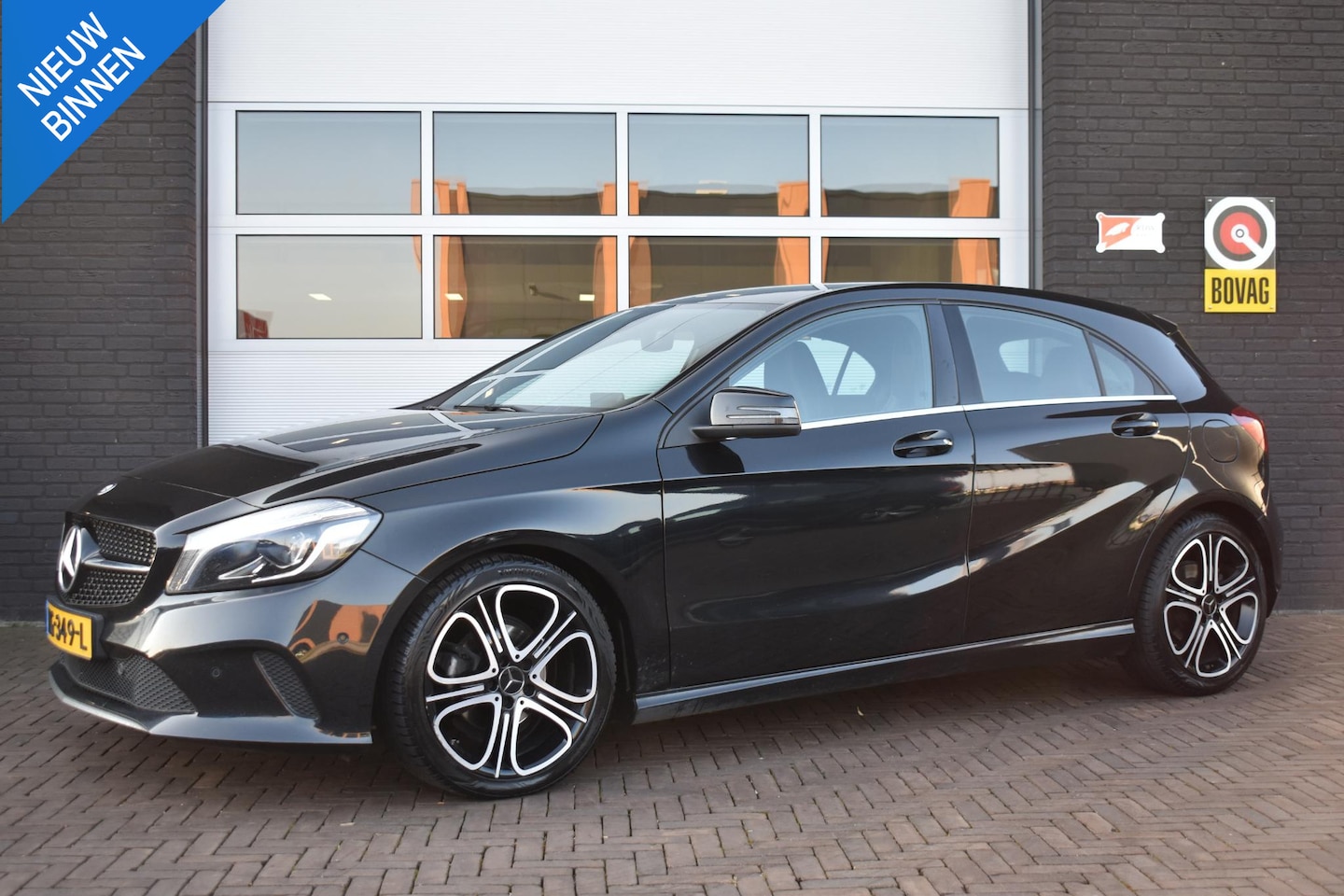 Mercedes-Benz A-klasse - 180D 110PK Automaat AMG-Line | Navi | PDC | 370.954KM - AutoWereld.nl