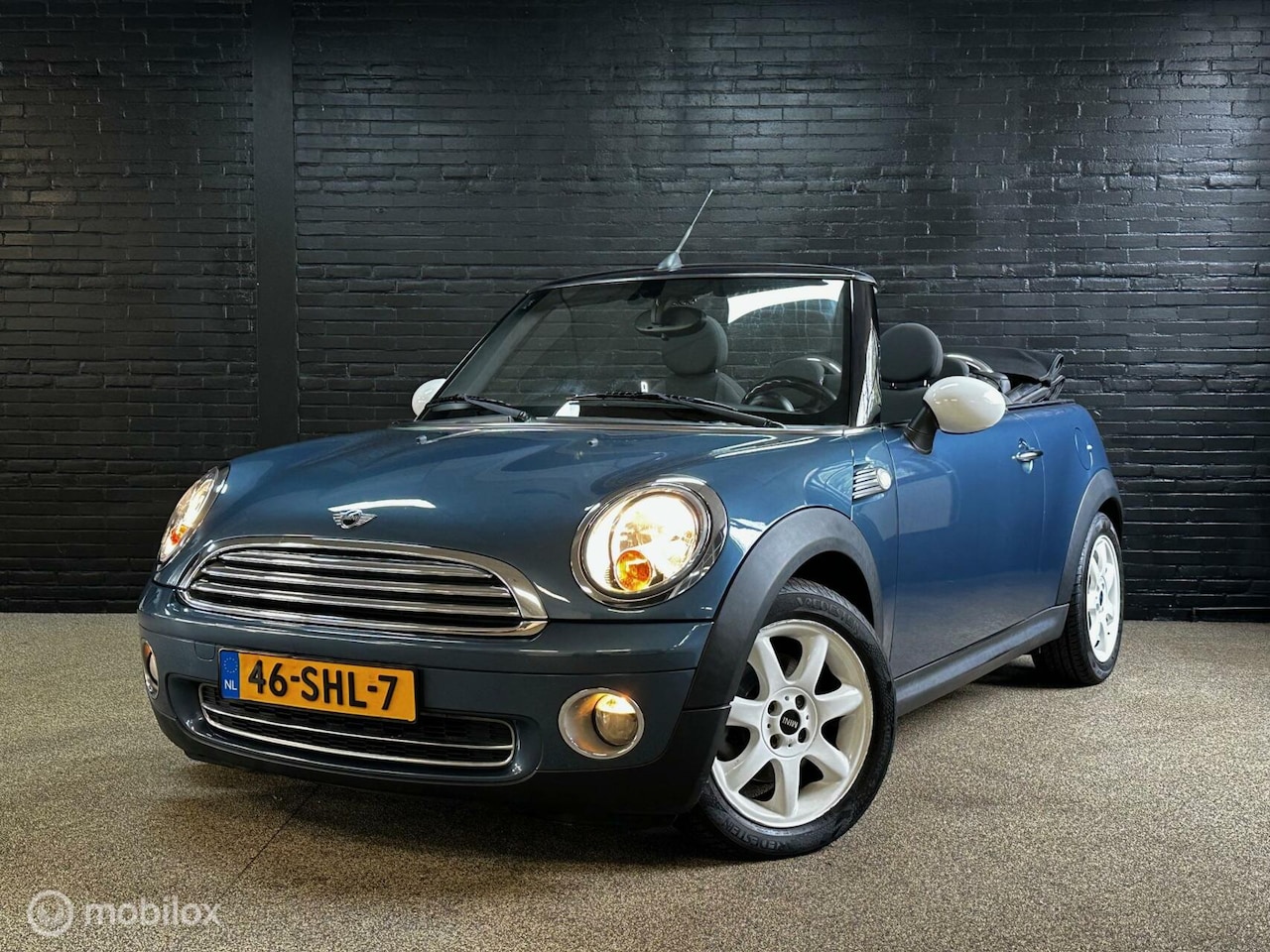 MINI Cabrio - 1.6 Cooper 120pk | Pdc | A/C | Nette staat | - AutoWereld.nl