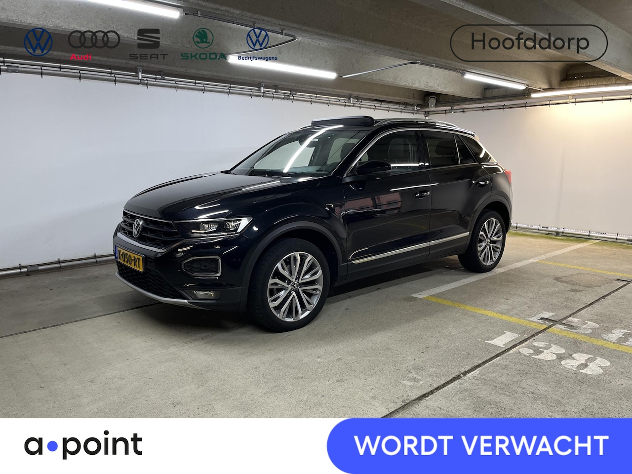 Volkswagen T-Roc - 1.5 TSI Sport 150 pk Automaat (DSG) | Navigatie | Panoramadak | Parkeersensoren | Achterui - AutoWereld.nl