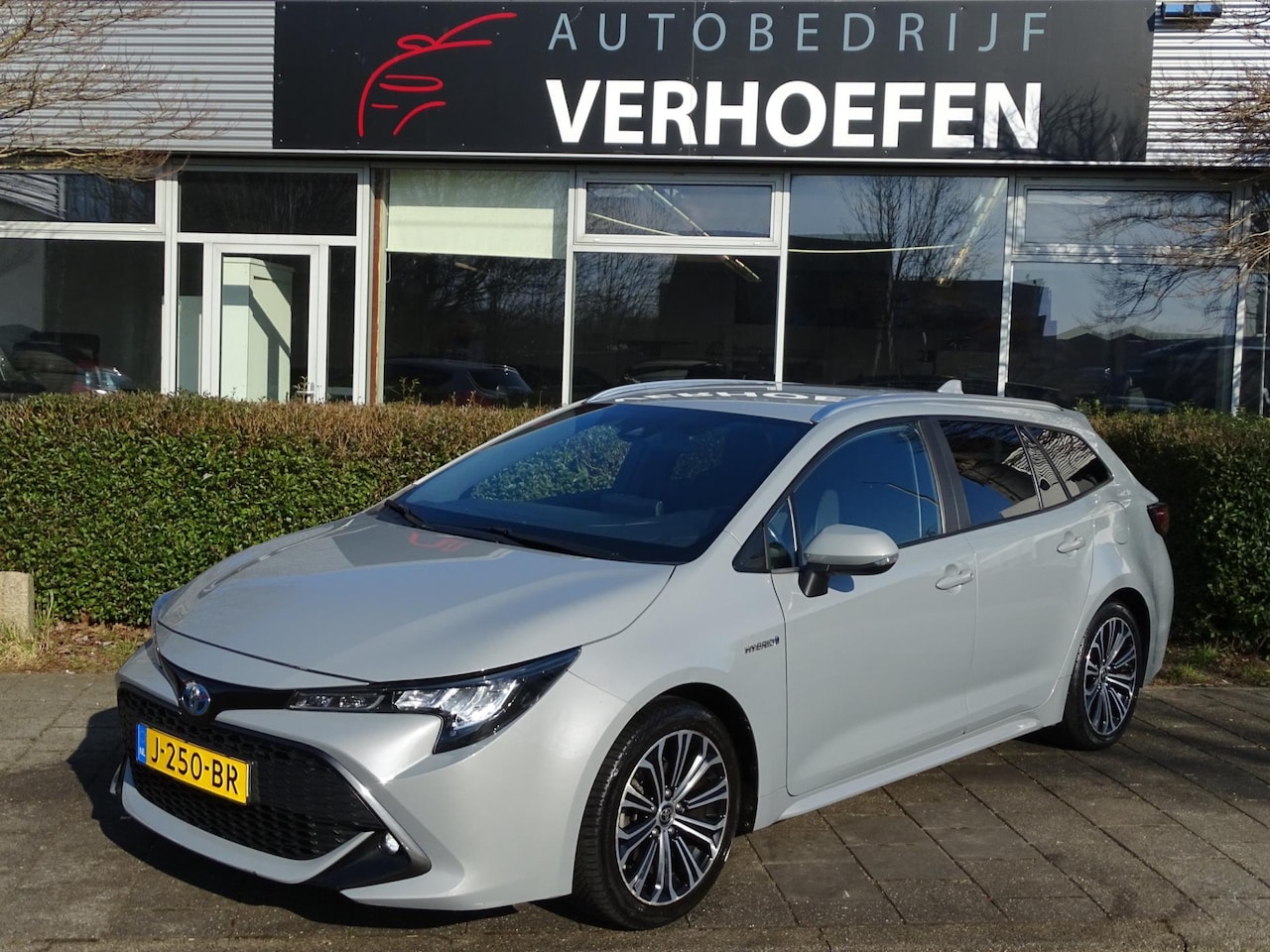 Toyota Corolla Touring Sports - 1.8 Hybrid Dynamic - PARKEERCAMERA - NAVIGATIE - STOEL VERW - LANE ASSIST - - AutoWereld.nl