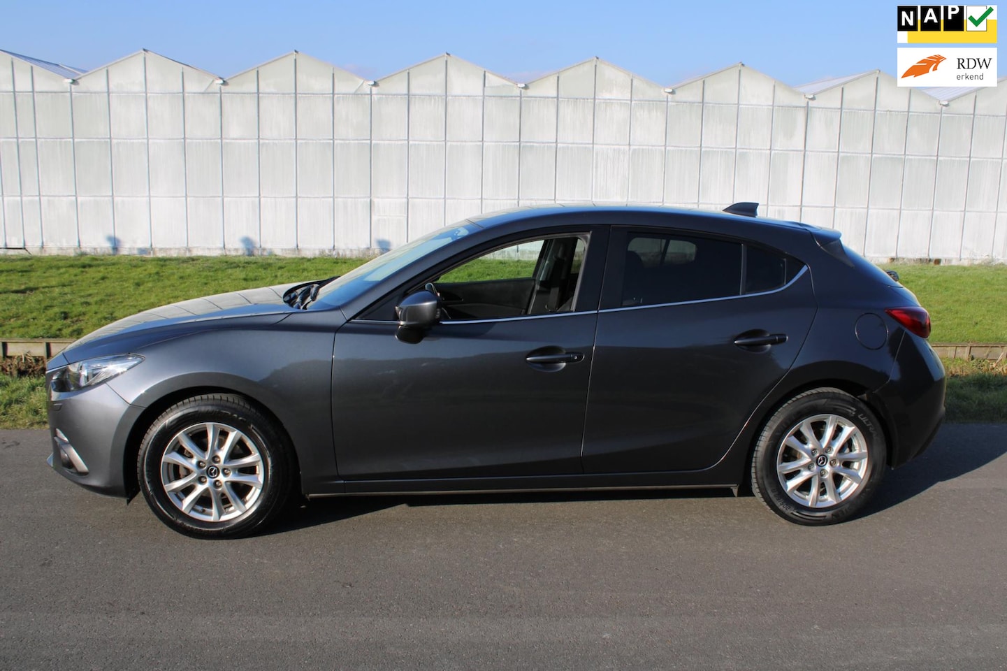 Mazda 3 - 1.5 S met Navigatie - AutoWereld.nl