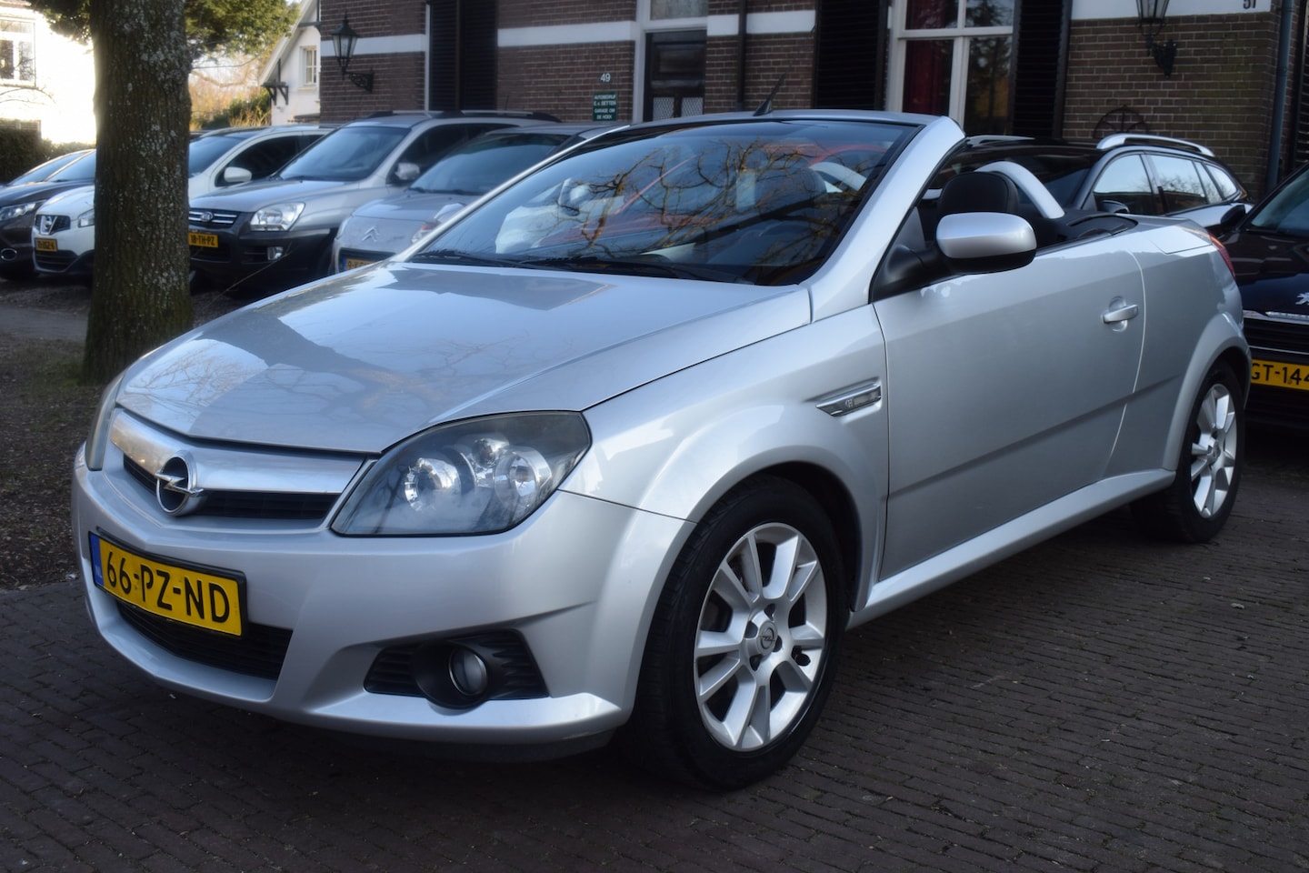 Opel Tigra TwinTop - 1.8-16V Cosmo Leer/St.verw - AutoWereld.nl