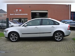 Volvo S40 - 2.4 Kinetic airco nieuwe apk inruil mogelijk nap