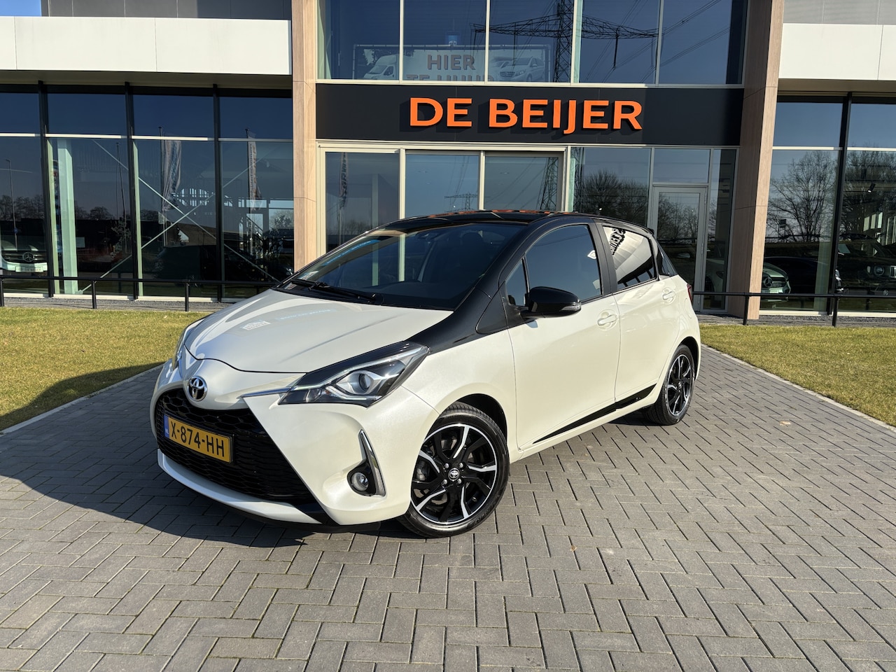 Toyota Yaris - 1.5 VVT-i Bi-Tone Camera I Stoelverw. - AutoWereld.nl