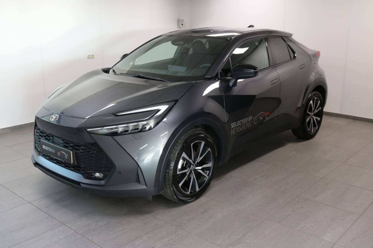 Toyota C-HR - Hybride 140 First Edition Plus! | Stoelverwarming - AutoWereld.nl