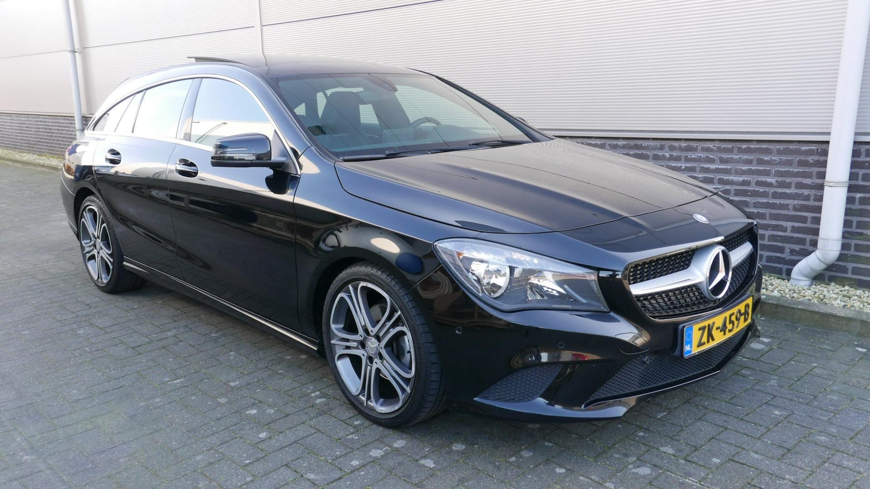 Mercedes-Benz CLA-klasse Shooting Brake - 200 AUT,NAVI,PANORAMADAK. - AutoWereld.nl