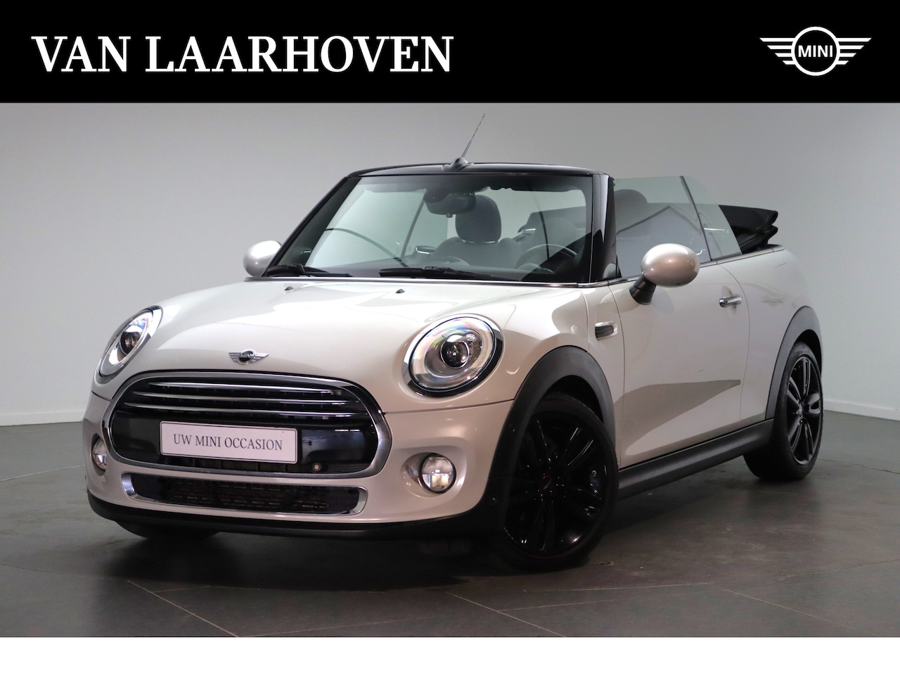 MINI Cabrio - Cooper Chili Automaat / Comfortstoelen / Stoelverwarming / LED / Cruise Control / Harman K - AutoWereld.nl