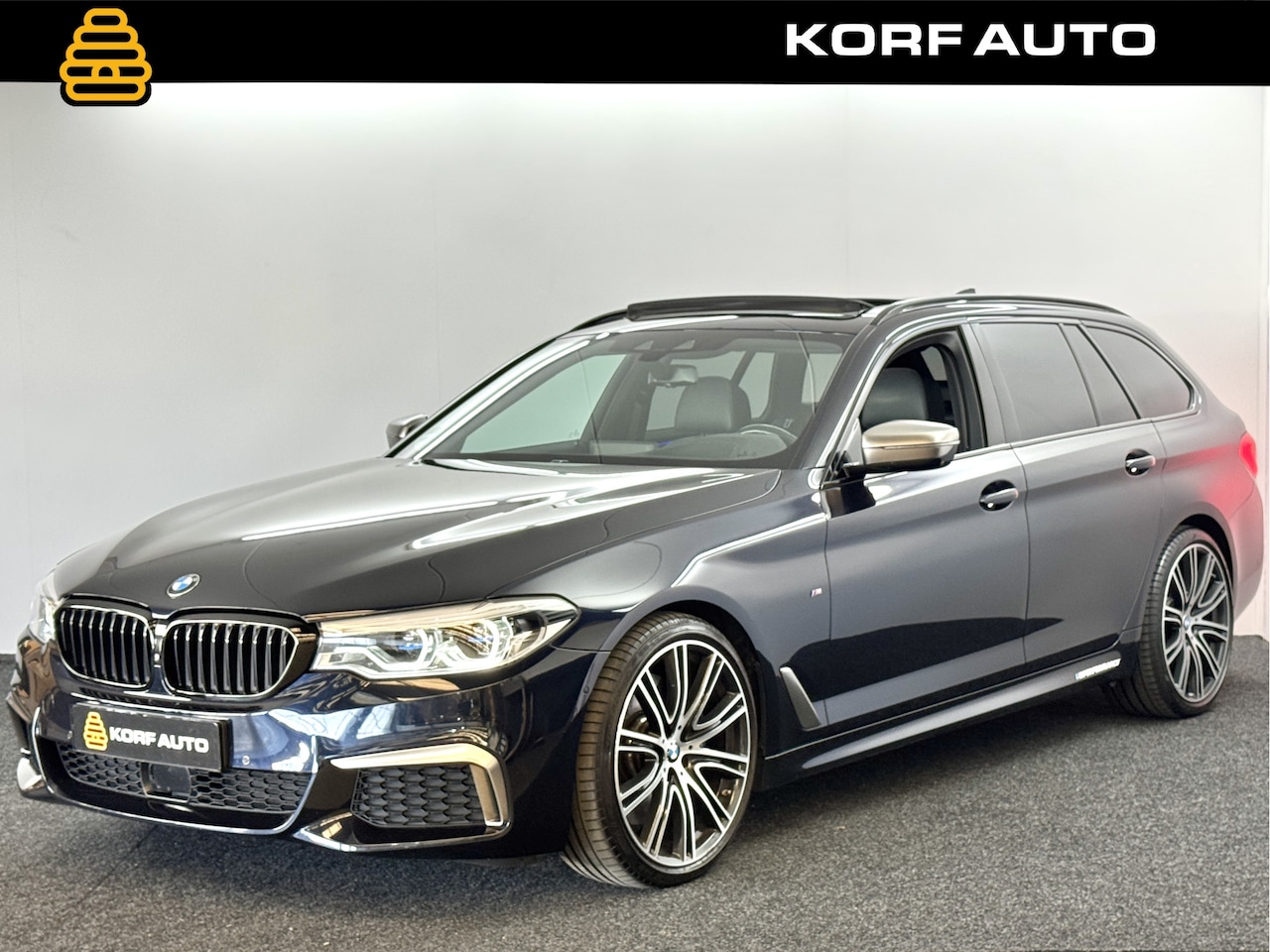 BMW 5-serie Touring - M550d xDrive / Pano / Vierwiel besturing / 360*Camera / BTW - AutoWereld.nl