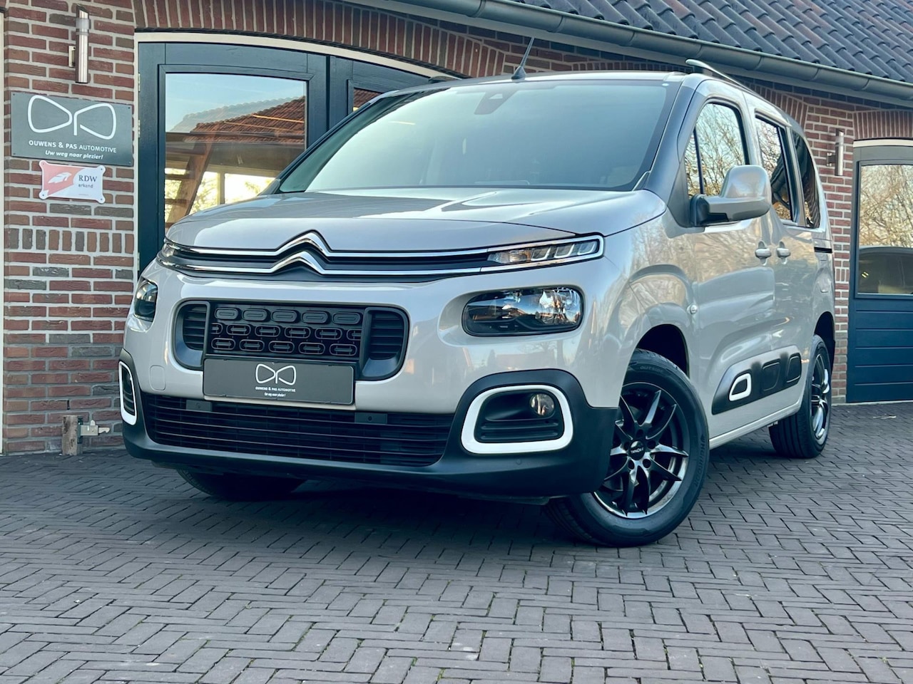 Citroën Berlingo - 1.2 PureTech Live | NIEUWE DISTRIBUTIE | NAVIGATIE | CARPLAY | AIRCO | CRUISE CONTROL | TR - AutoWereld.nl