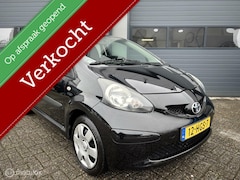 Toyota Aygo - 1.0-12V Navi Uitvoering _ 1Ste Eigenaar