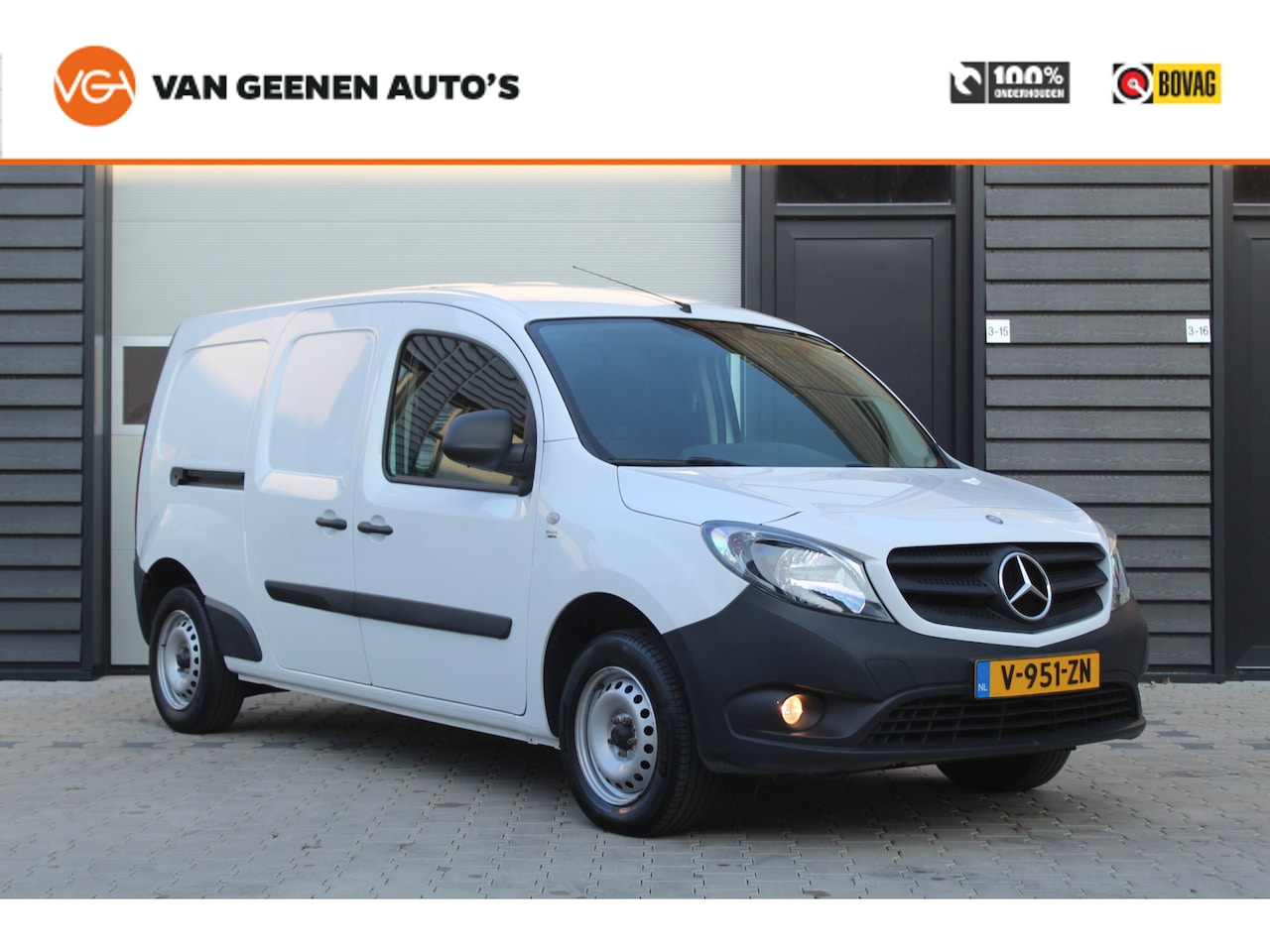 Mercedes-Benz Citan - 109 CDI 90Pk BlueEFFICIENCY Extra Lang L2 | Airco | Bluetooth | Trekhaak - AutoWereld.nl