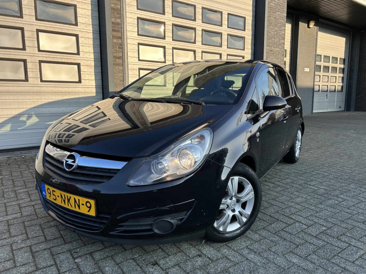 Opel Corsa - 1.2 5DRS 111 Edition Airco*Cruise C NAP! - AutoWereld.nl