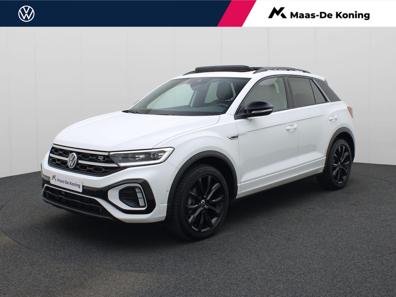 Volkswagen T-Roc - 1.5TSI/150PK R-Line Blackstyle DSG · Panoramadak · Navigatie · Parkeersensoren + camera · - AutoWereld.nl