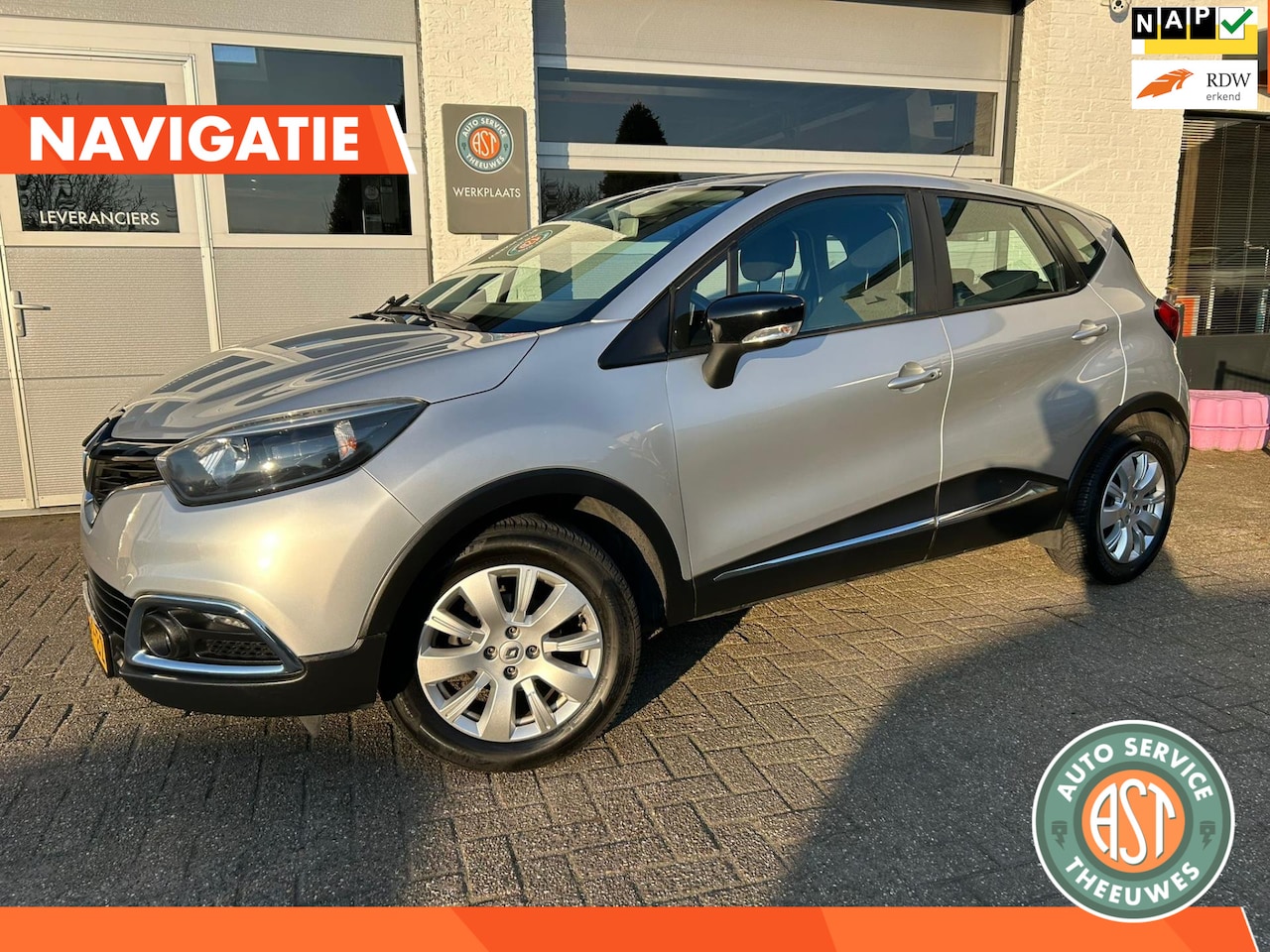 Renault Captur - 0.9 TCe Expression NAP|NAVI|CRUISE|TREKHAAK - AutoWereld.nl