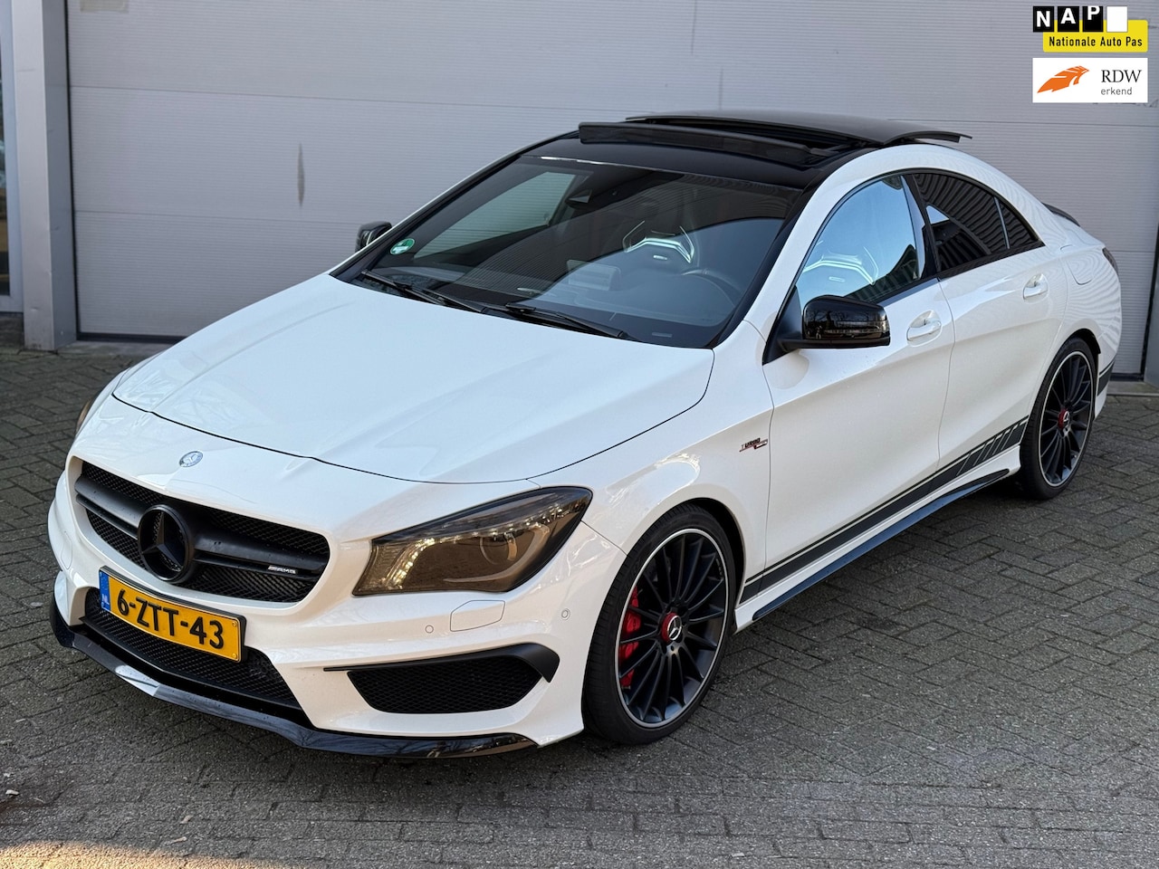 Mercedes-Benz CLA-Klasse - AMG 45 4MATIC l Edition 1 l Schaalstoelen l Pano l Bi-Xenon l Climate l Side-Assist l Lane - AutoWereld.nl