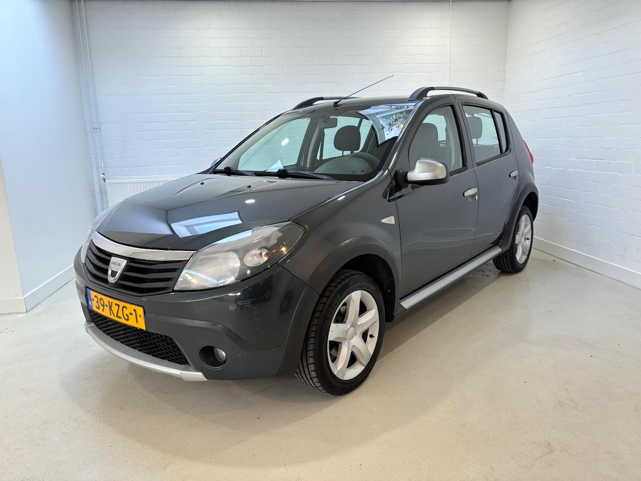 Dacia Sandero Stepway - 1.6 , Nieuwe APK. Airco, Trekhaak.. - AutoWereld.nl