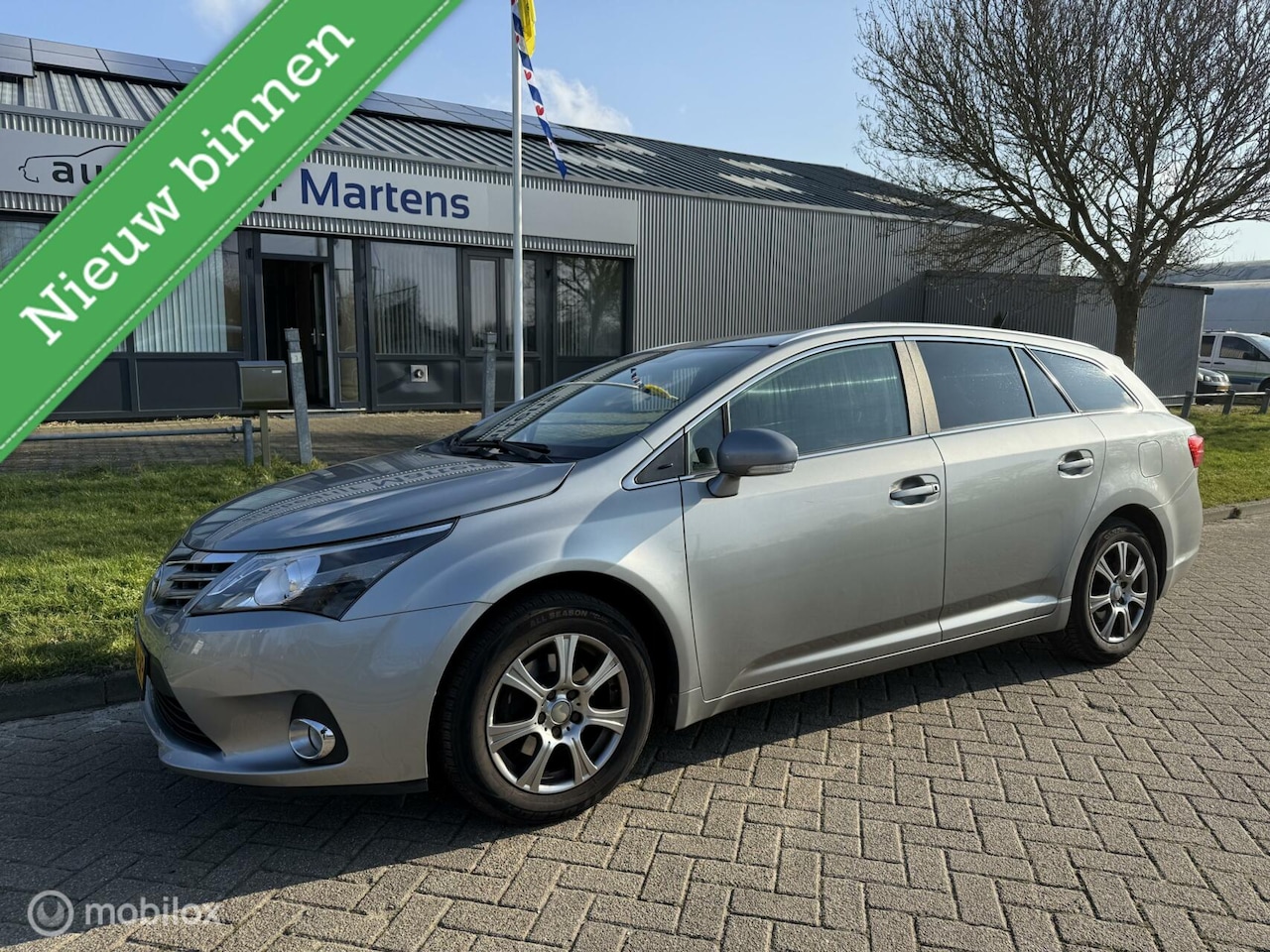 Toyota Avensis - 1.8 VVTi Business 1.8 VVTi Business - AutoWereld.nl