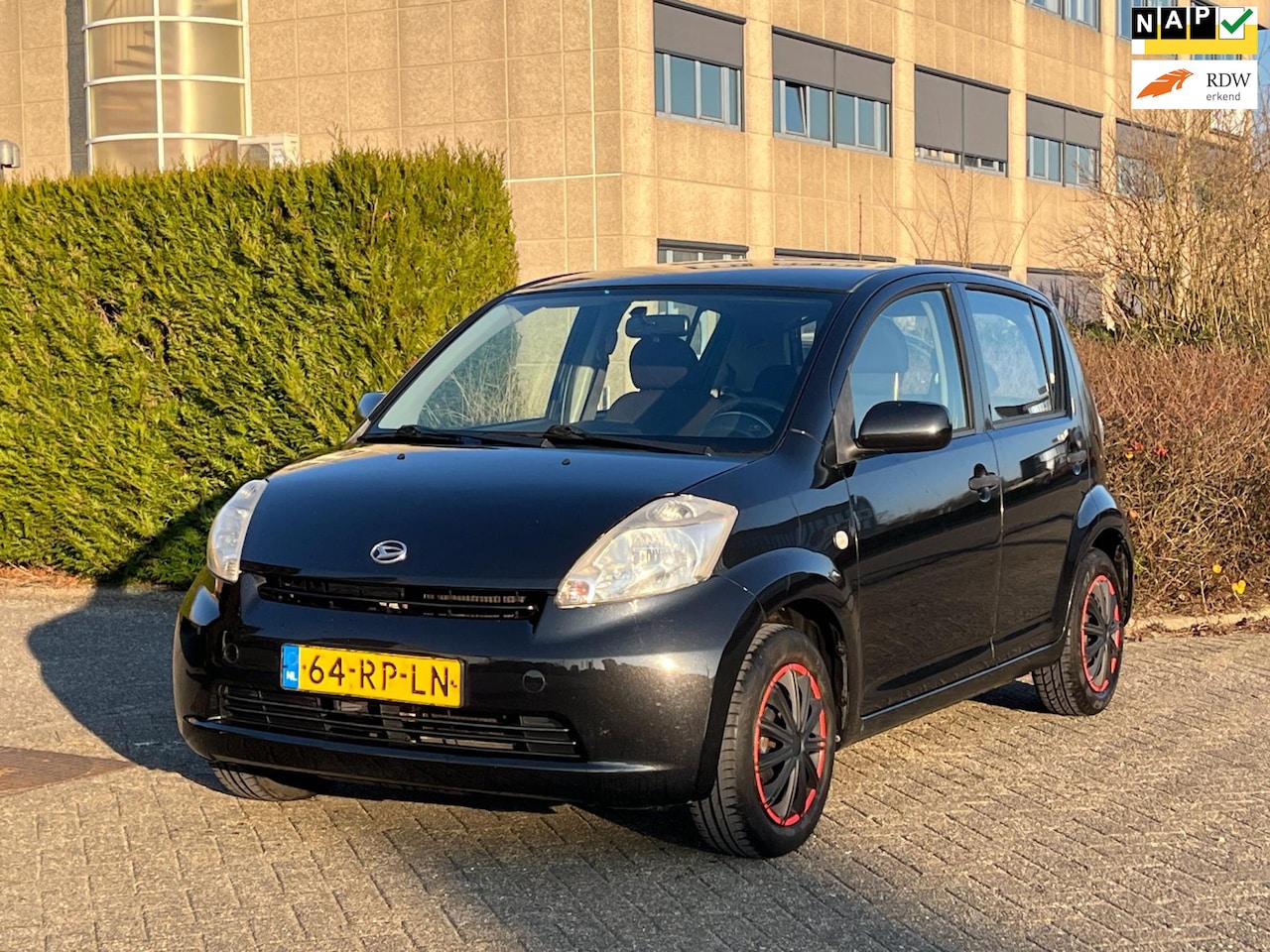 Daihatsu Sirion 2 - 1.3-16V Comfort 5 Drs APK NAP - AutoWereld.nl