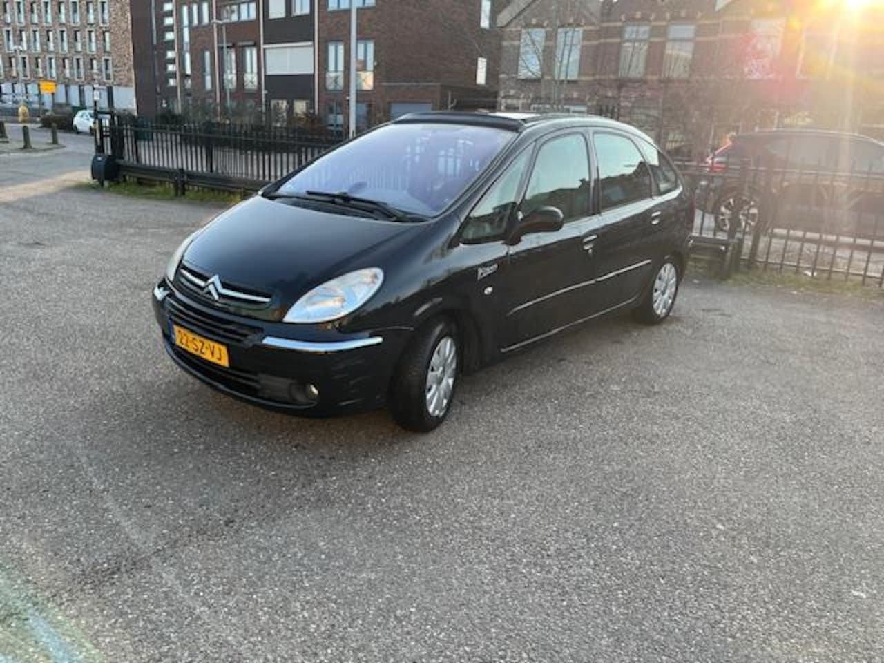 Citroën Xsara Picasso - 1.6i-16V Exclusive! LPG! Panorama! - AutoWereld.nl