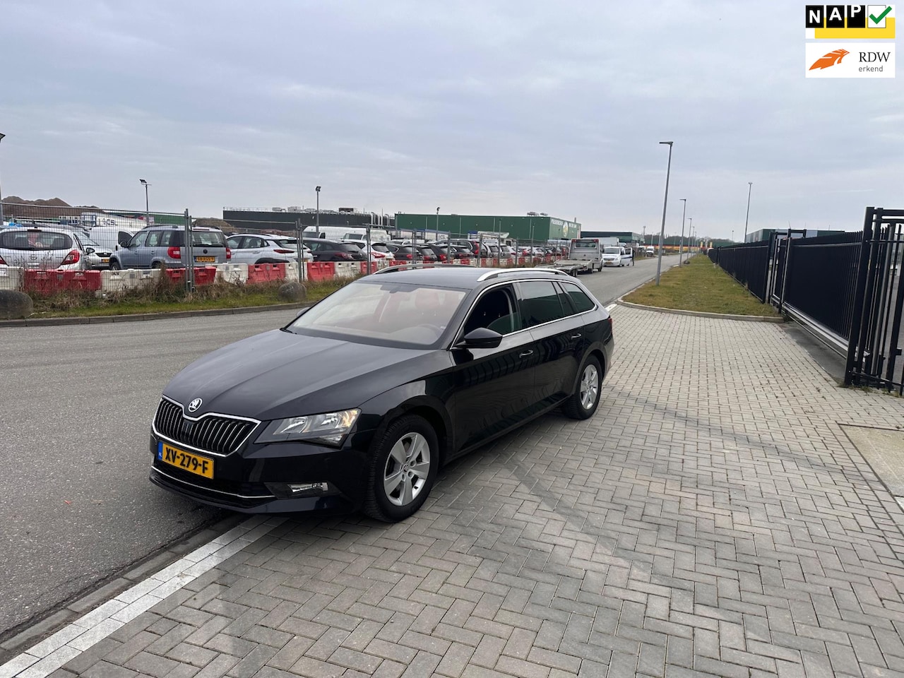 Skoda Superb Combi - 2.0 TDI Ambition Business Clima.Navi.Camera.Ex BPM - AutoWereld.nl