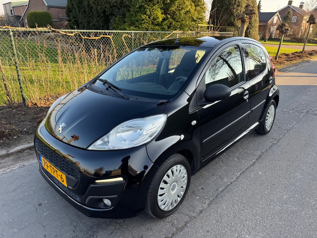 Peugeot 107 - 1.0 Active AIRCO 5 DEURS - AutoWereld.nl