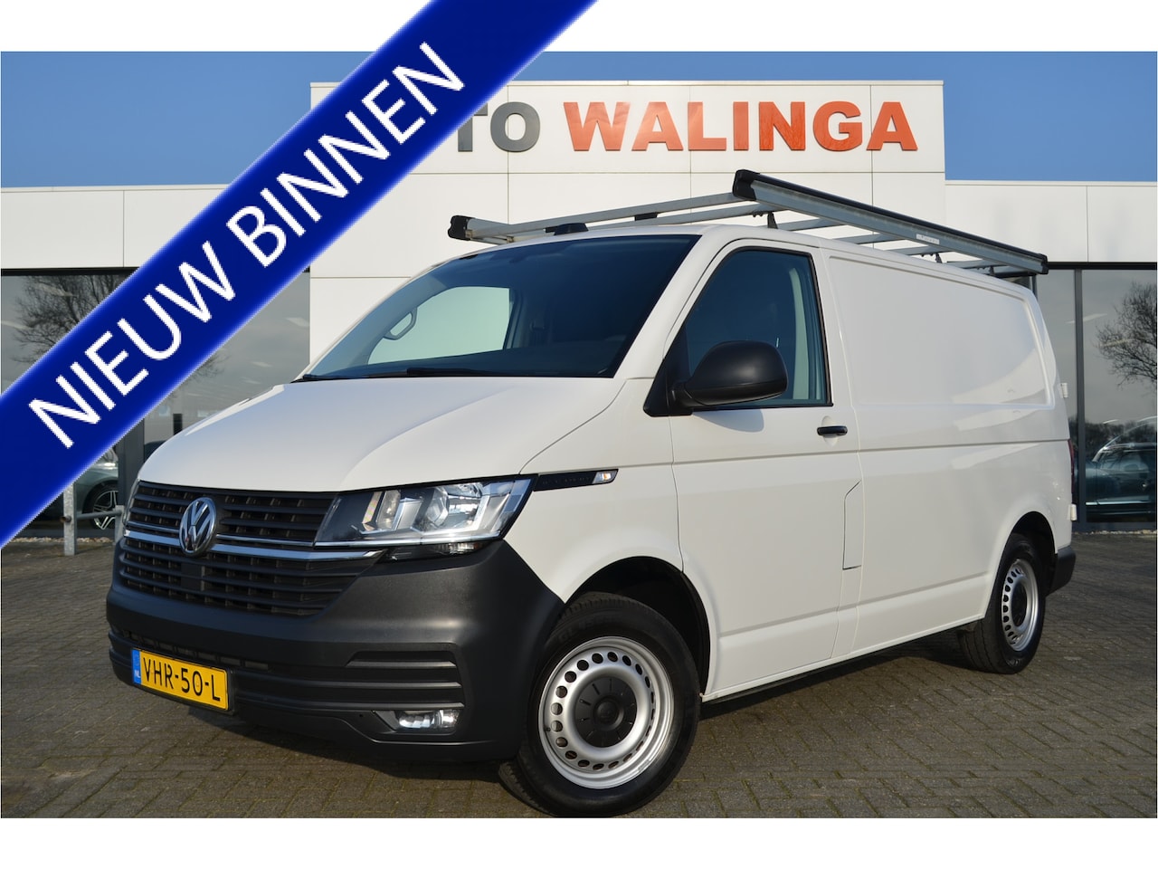 Volkswagen Transporter - 2.0 TDI L1H1 28 Imperial | Carplay | Trekhaak | Cruise | Parkeersensoren | Schuifdeur - AutoWereld.nl